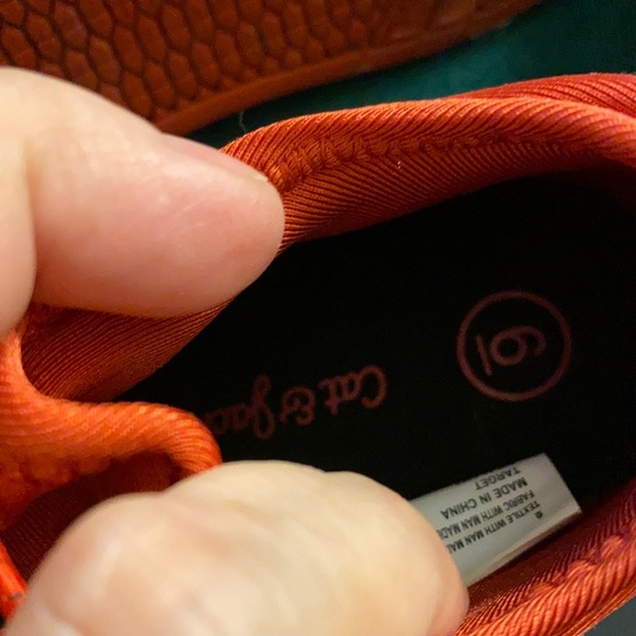 LIKE NEW Cat&Jack Kids’ Sneakers - Picture 2 of 3